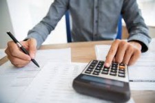 مقاله بررسی مقایسه ای عوامل موثر بر حق الزحمه حسابرسی صورتهای مالی از منظر  حسابرسان مستقل و مدیران 